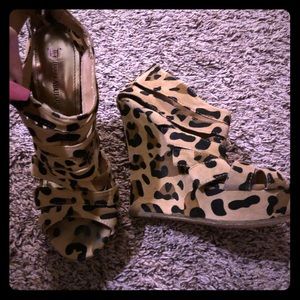 Women’s Leopard Print Just Fab Wedges!